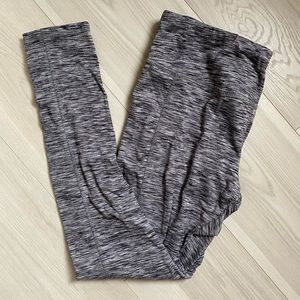No comment gray soft leggings with pocket size large